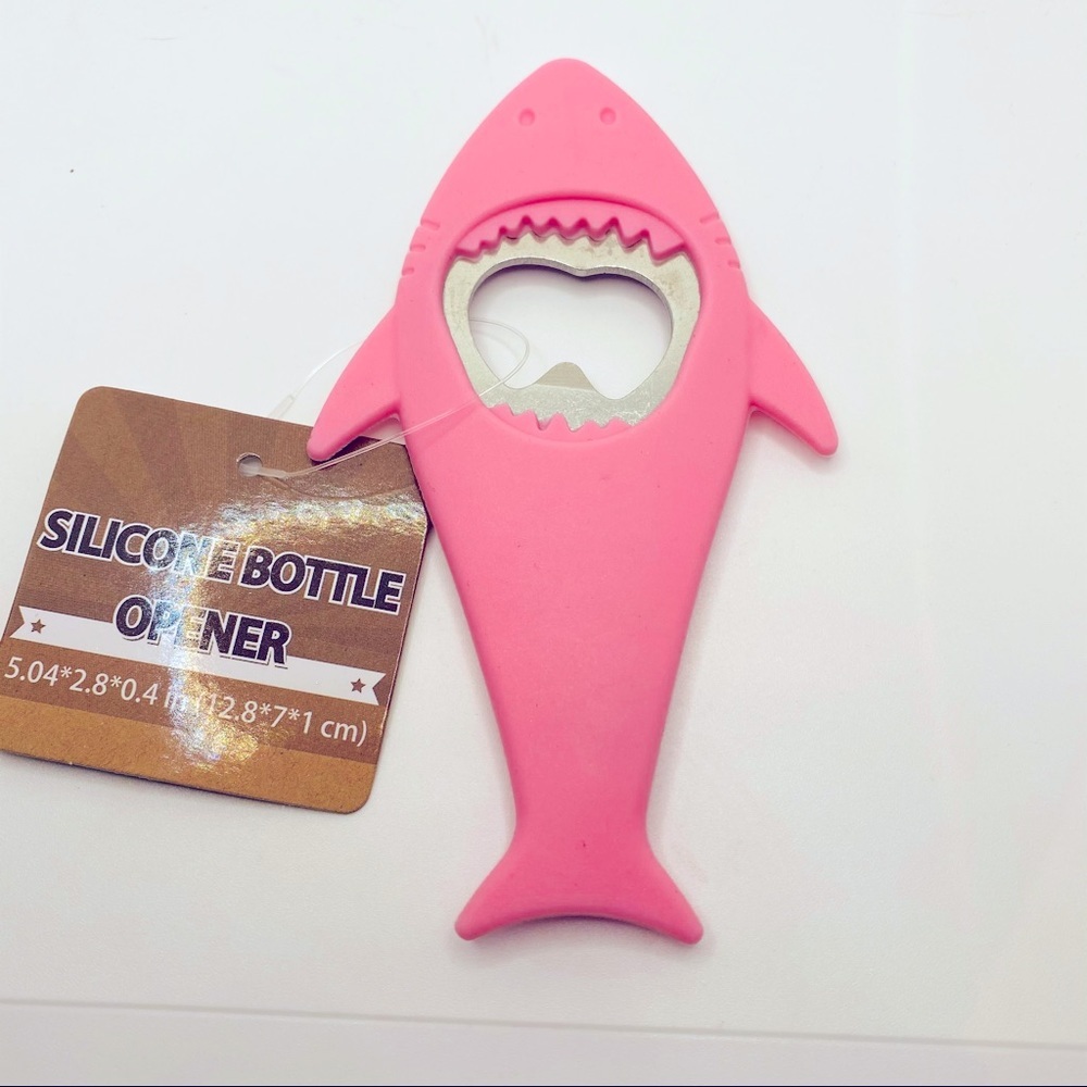 Bottle opener shark silicone pink. BRAND NEW!